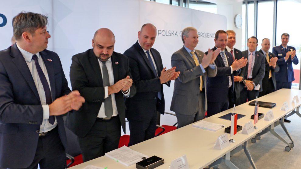 Raytheon składa w Hucie Stalowa Wola zamówienia T&M dot. dostaw systemu WISŁA