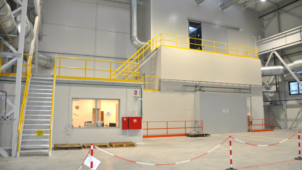 W Hucie Stalowa Wola w nowo wybudowanej hali uruchomiono laboratorium badań RTG